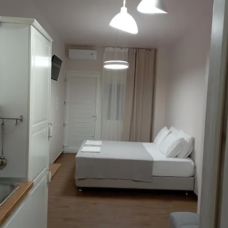 Storks Коринос